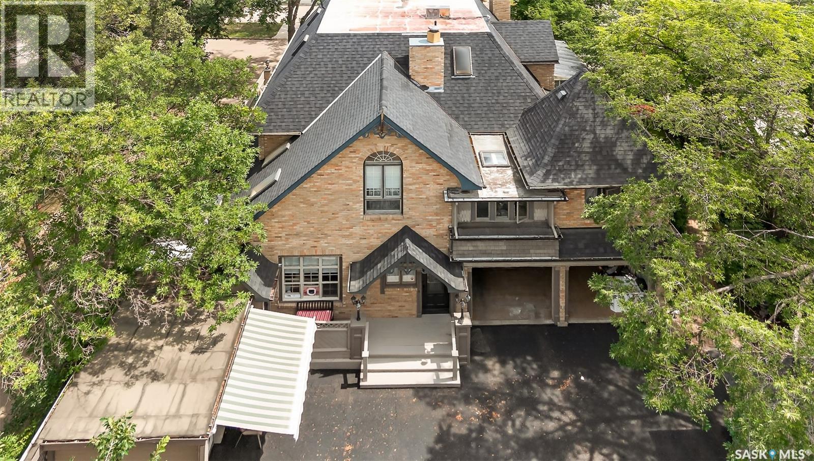 220 Hall STREET W - 8