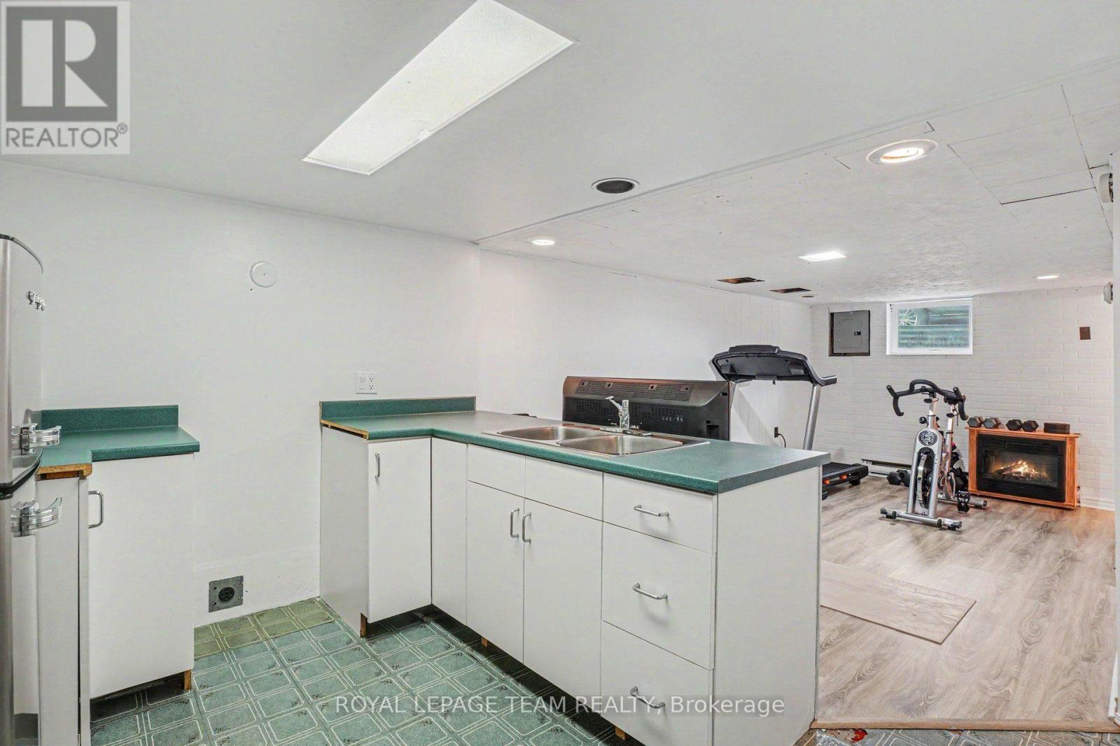 400 WYLIE STREET - 18