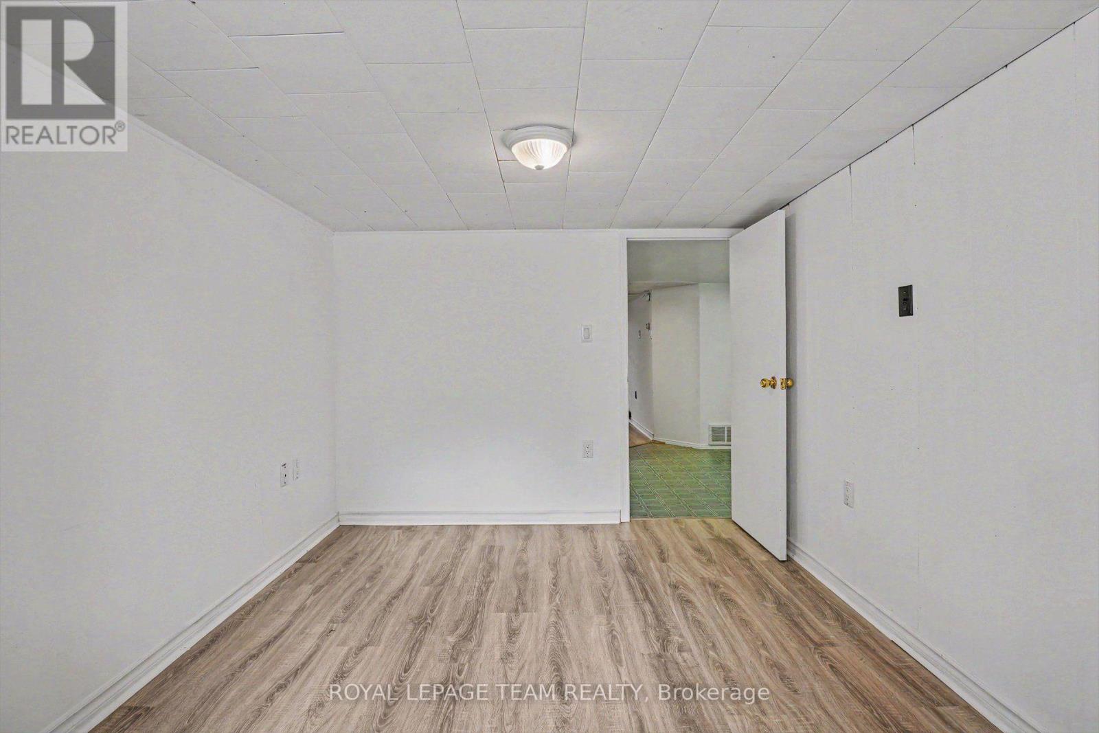 400 WYLIE STREET - 23