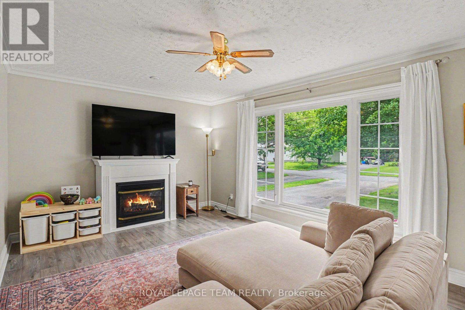 400 WYLIE STREET - 3