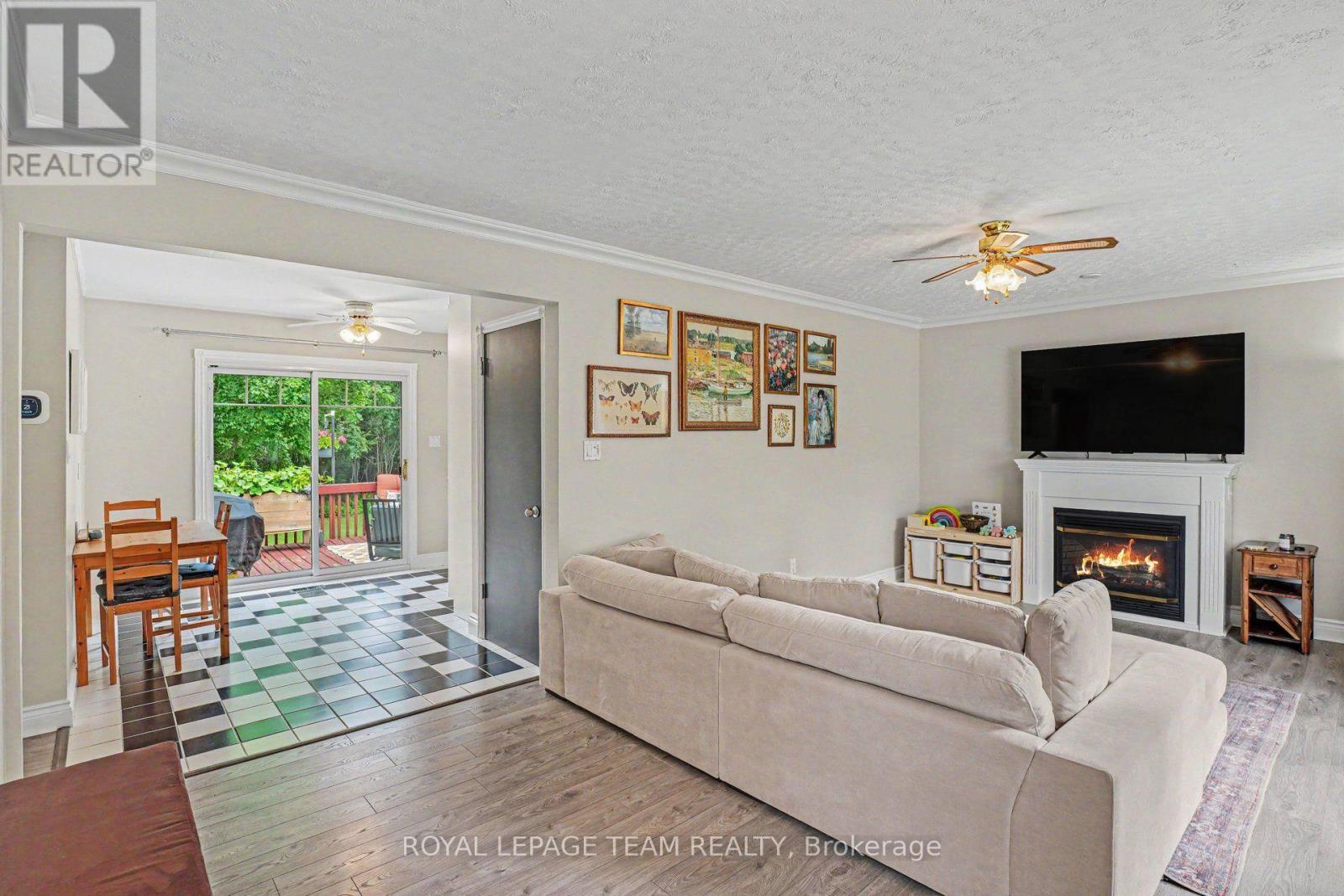 400 WYLIE STREET - 5