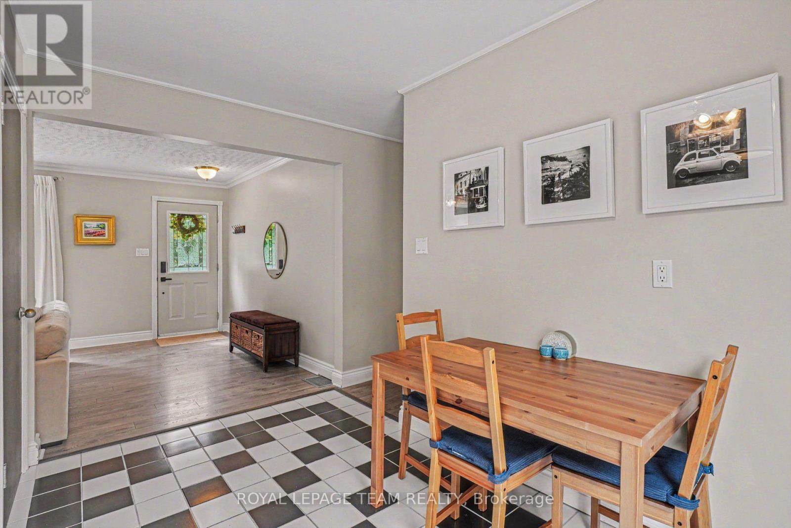 400 WYLIE STREET - 6