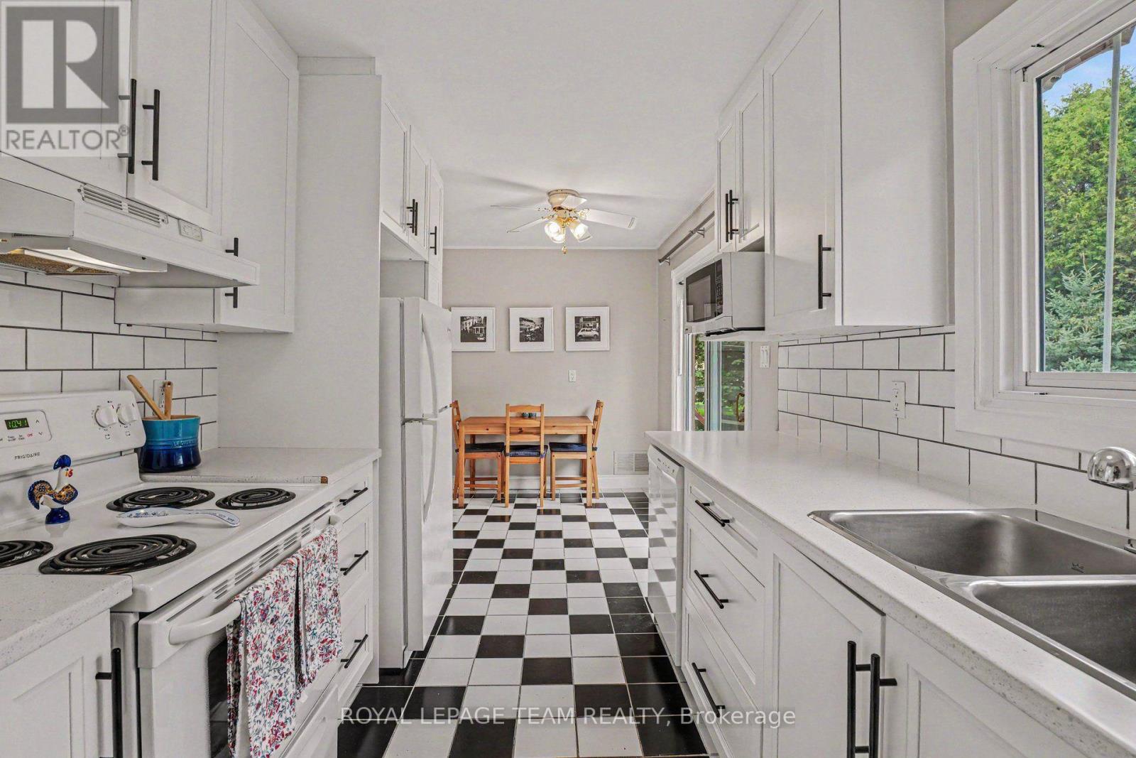 400 WYLIE STREET - 8