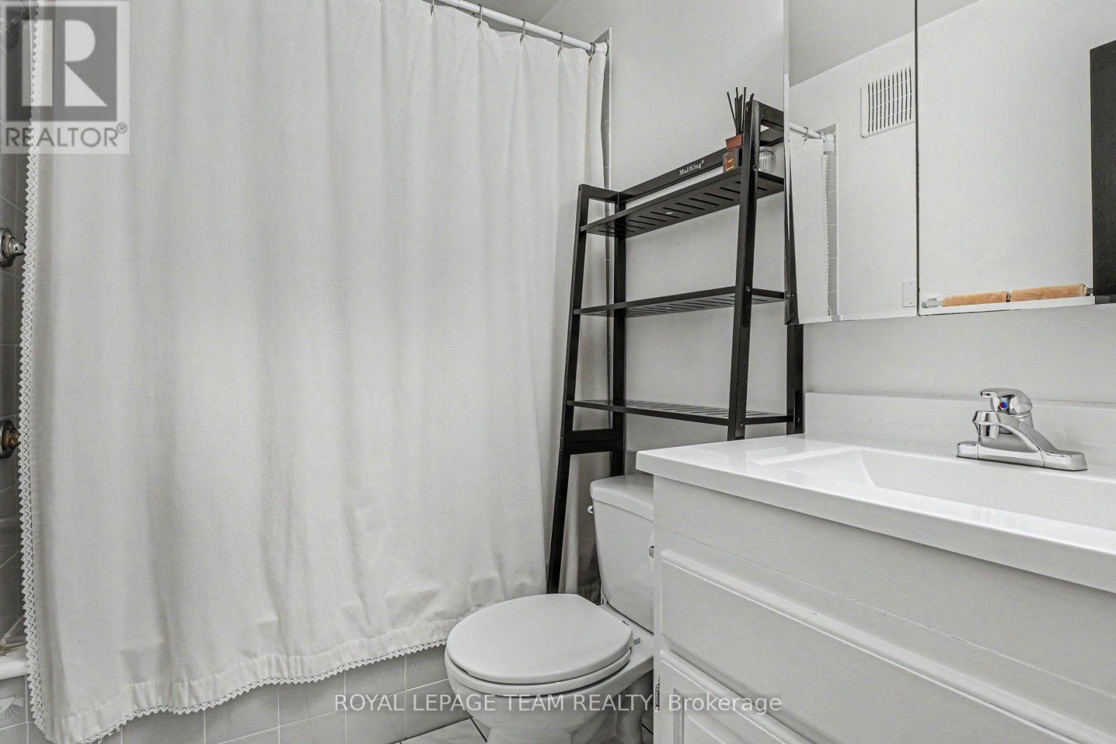 400 WYLIE STREET - 9