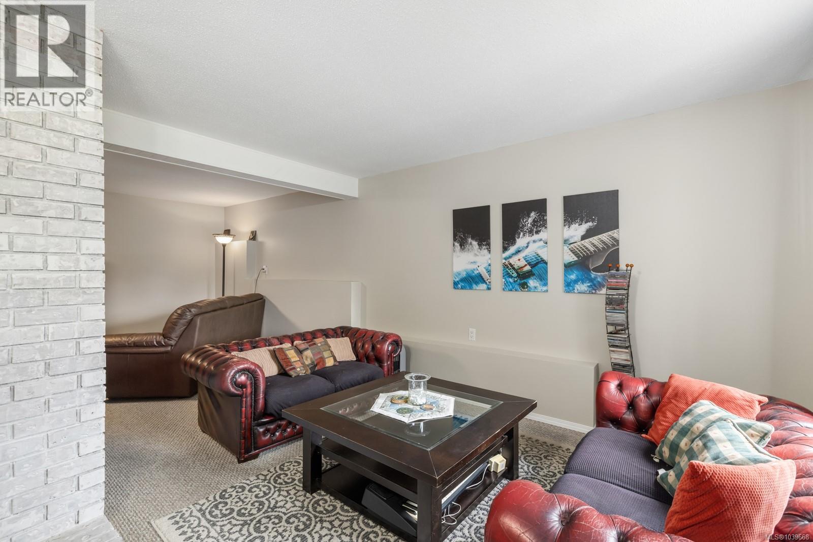 2267 Regina Dr - 46
