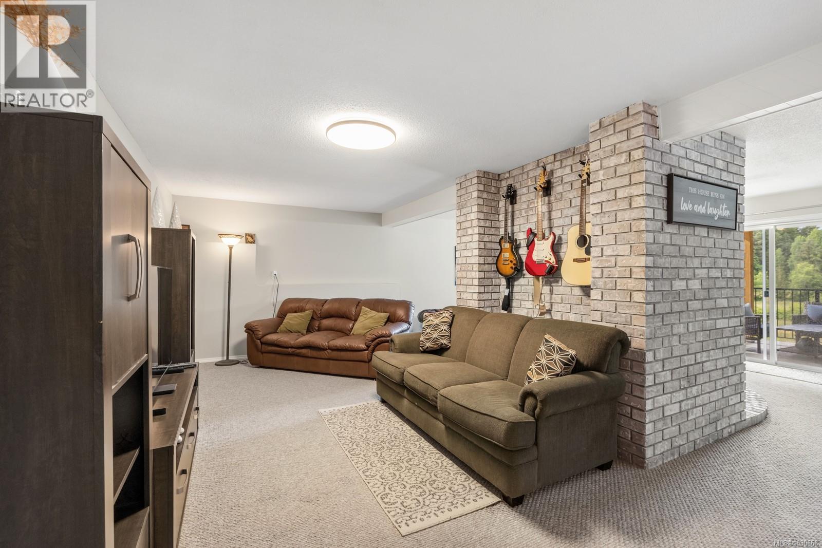 2267 Regina Dr - Image 47