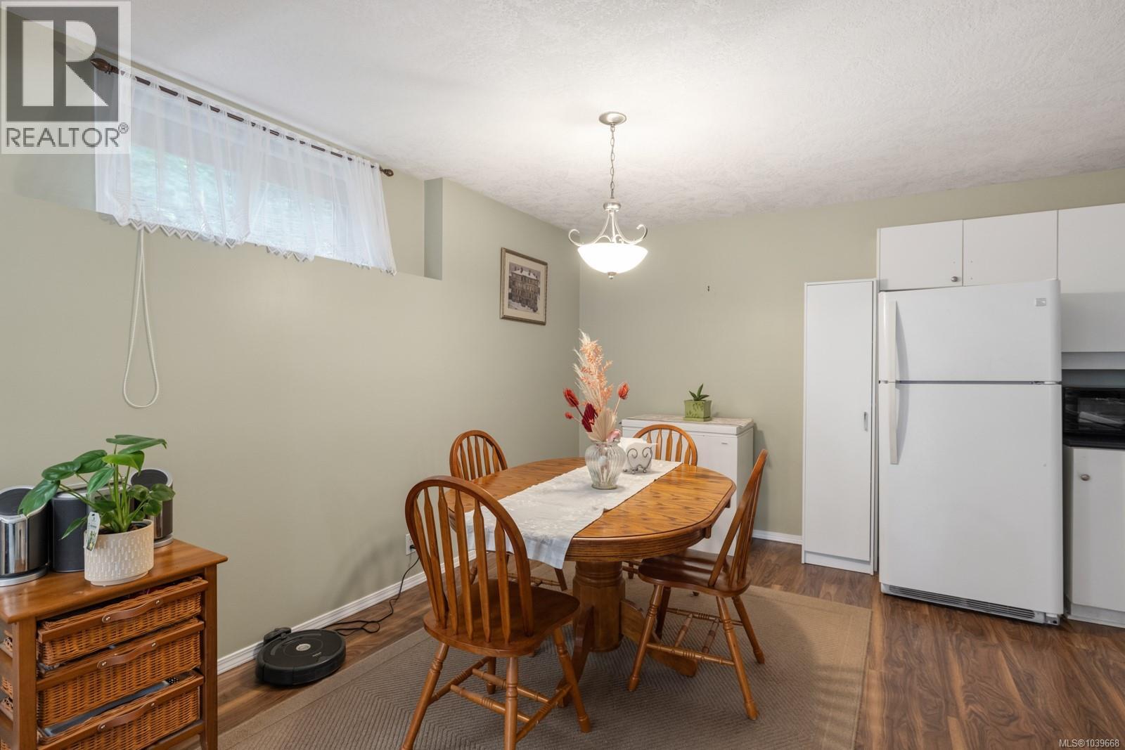 2267 Regina Dr - 54