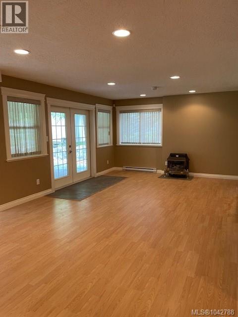 2544 Kinnoull Cres - 24