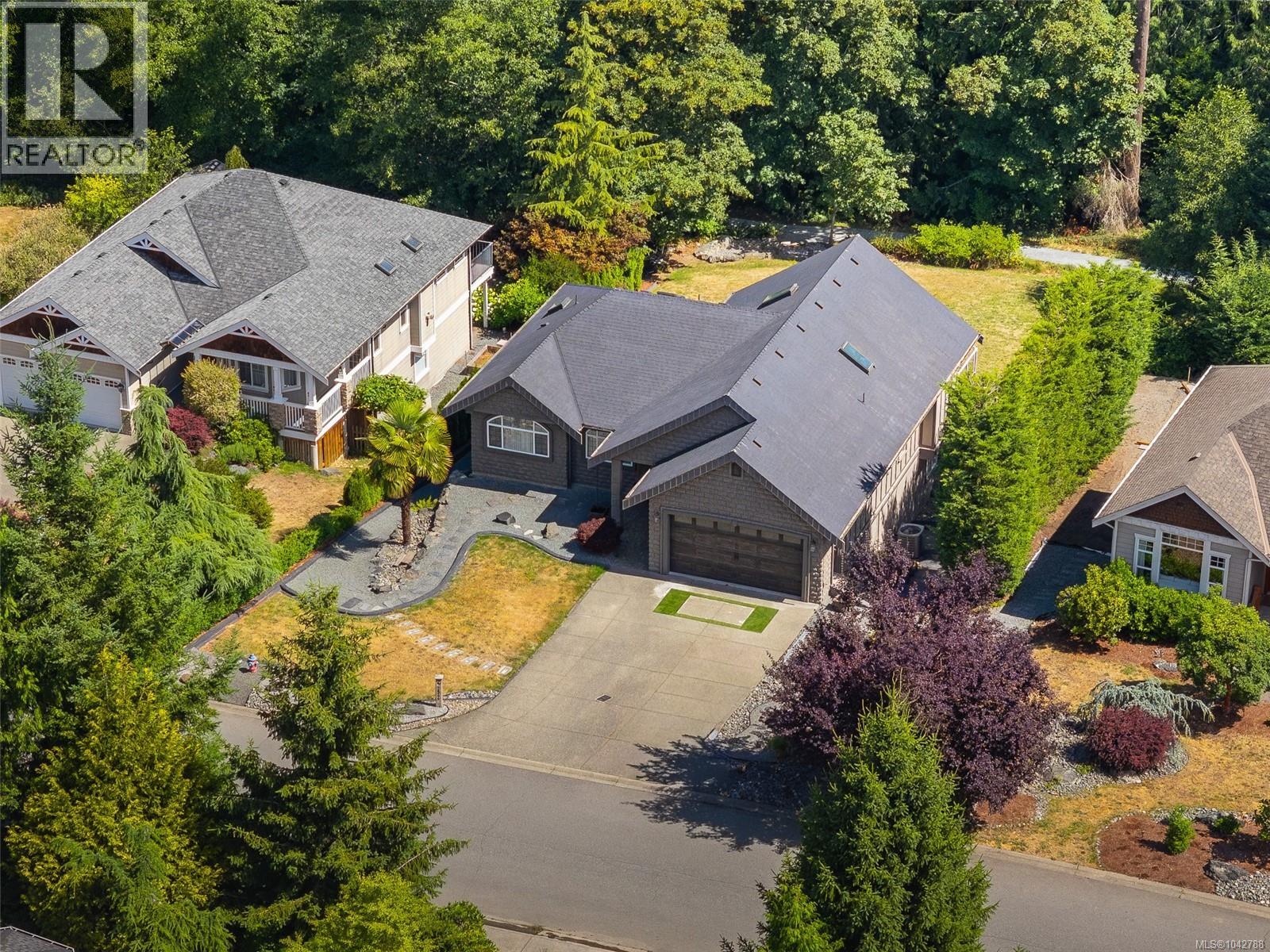 2544 Kinnoull Cres - 1