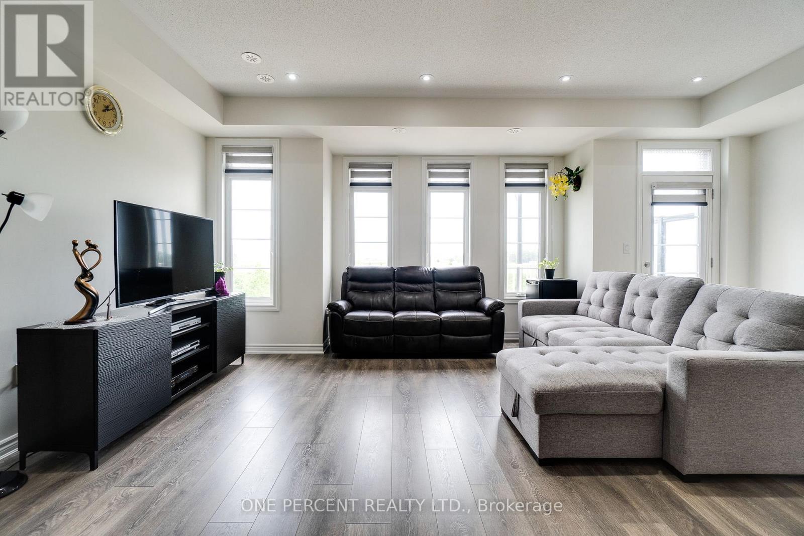 387 THIMBLEWEED COURT - 12