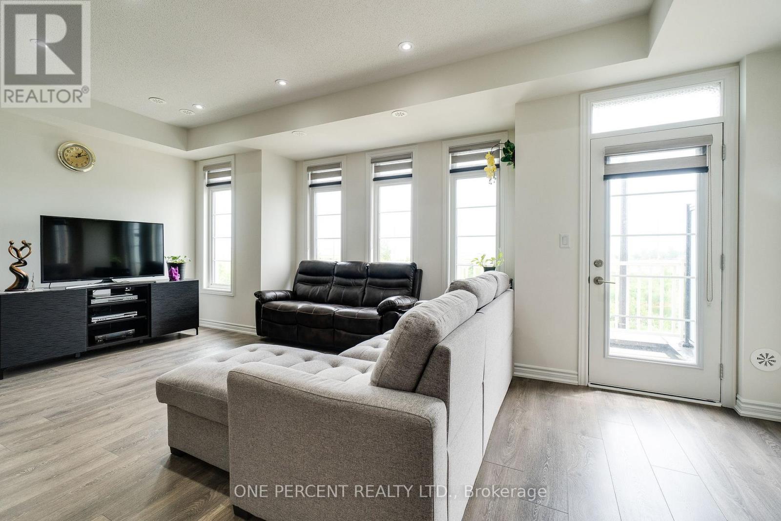 387 THIMBLEWEED COURT - 14