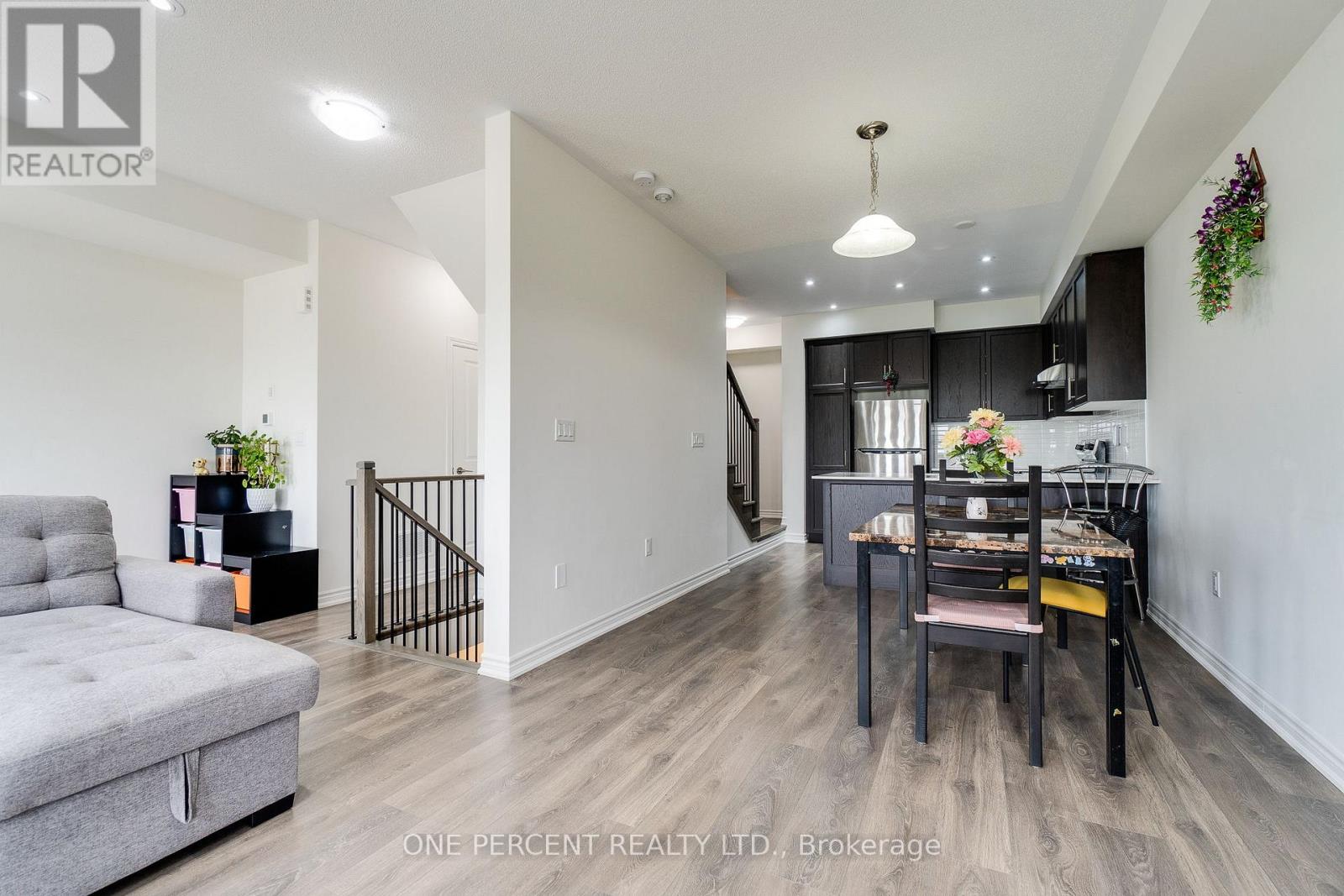 387 THIMBLEWEED COURT - 19