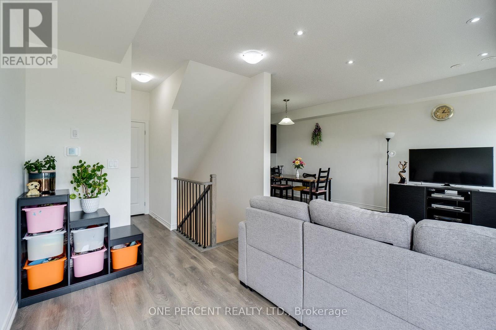 387 THIMBLEWEED COURT - 27