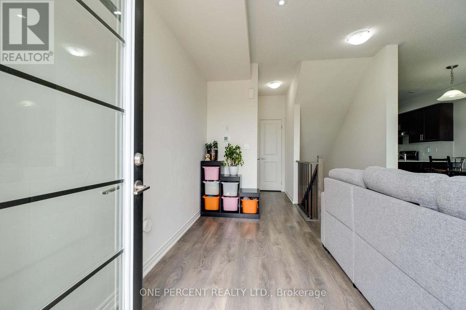 387 THIMBLEWEED COURT - 28