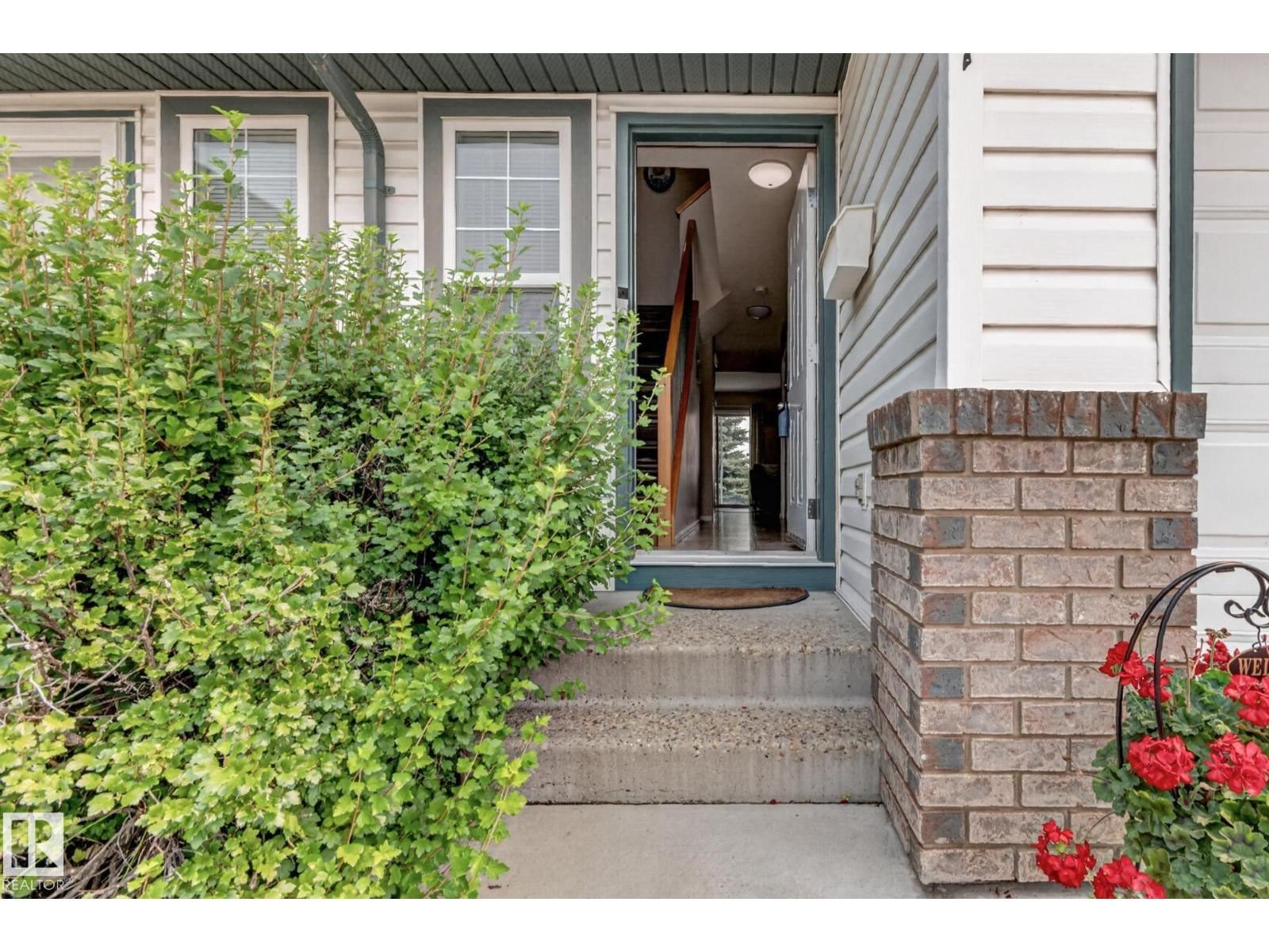 #47 16823 84 ST NW, Klarvatten, Edmonton photo 3