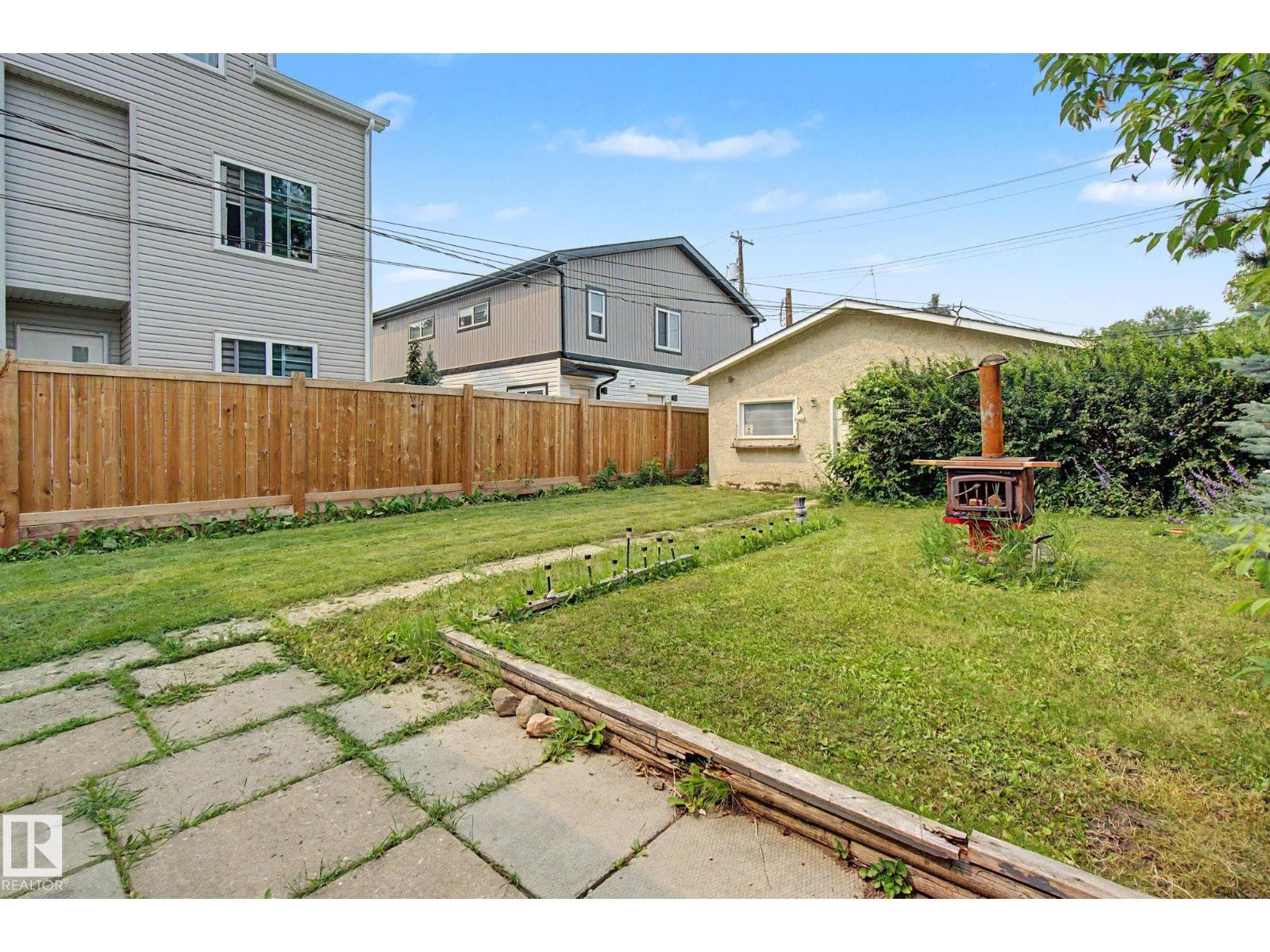 8710 83 AV NW - 18