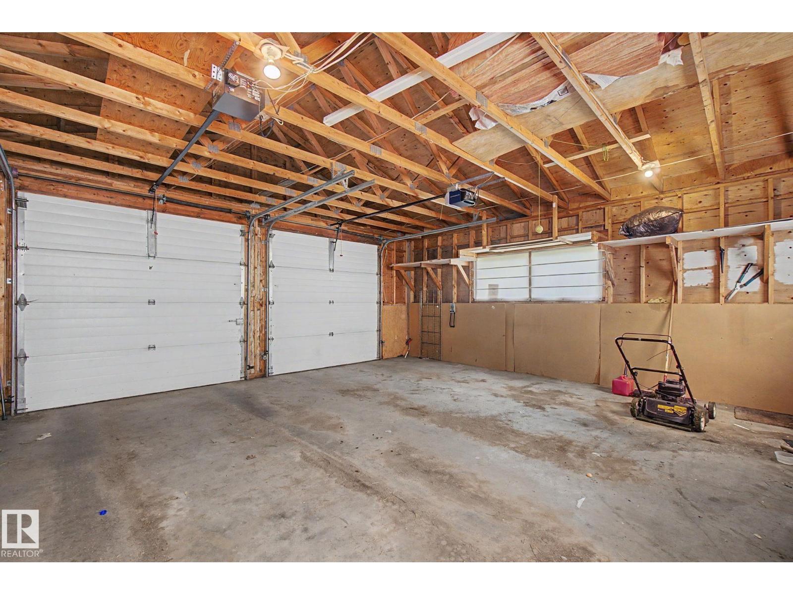 8710 83 AV NW - 19