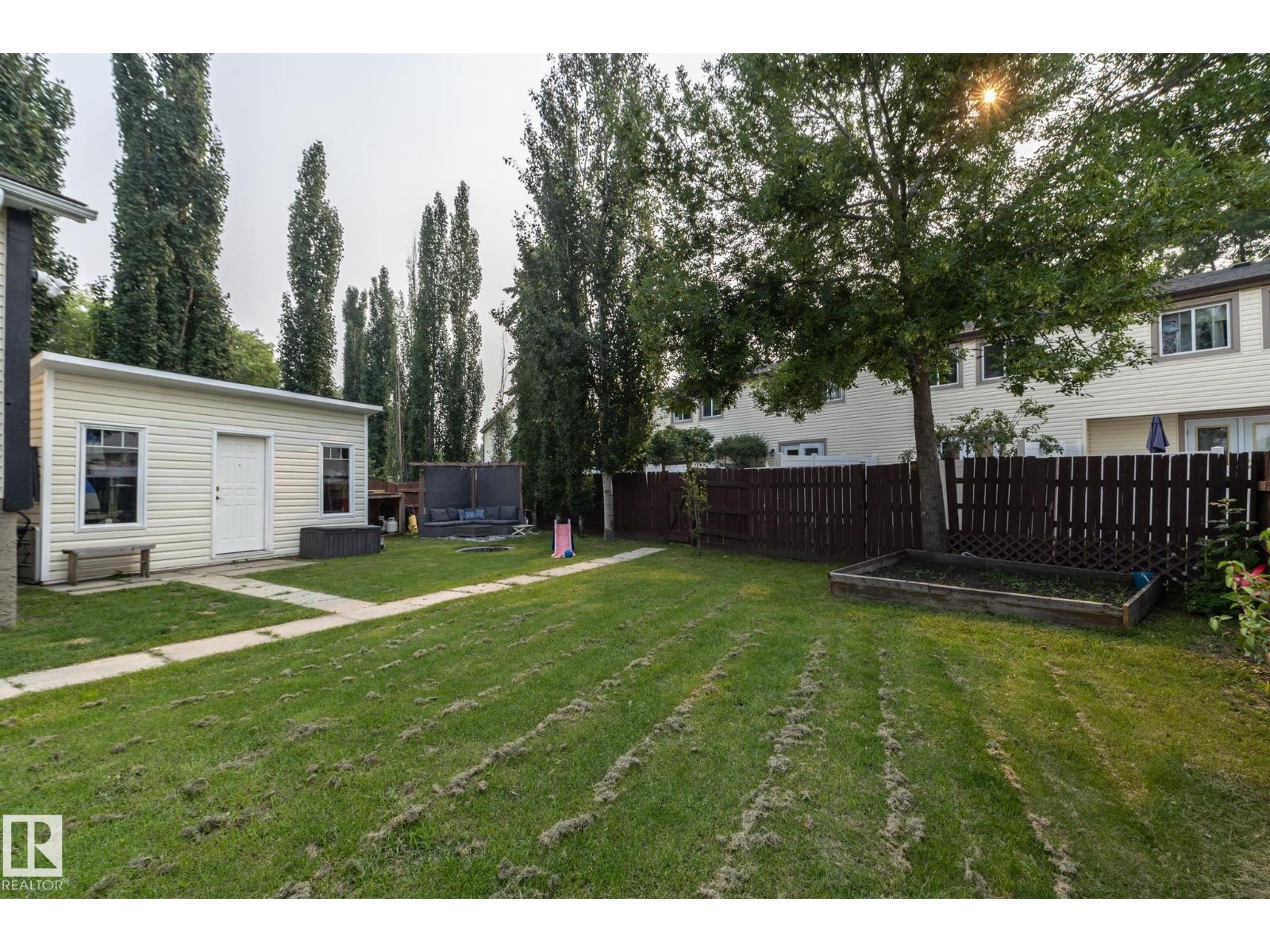 4617 35 AV NW - 35