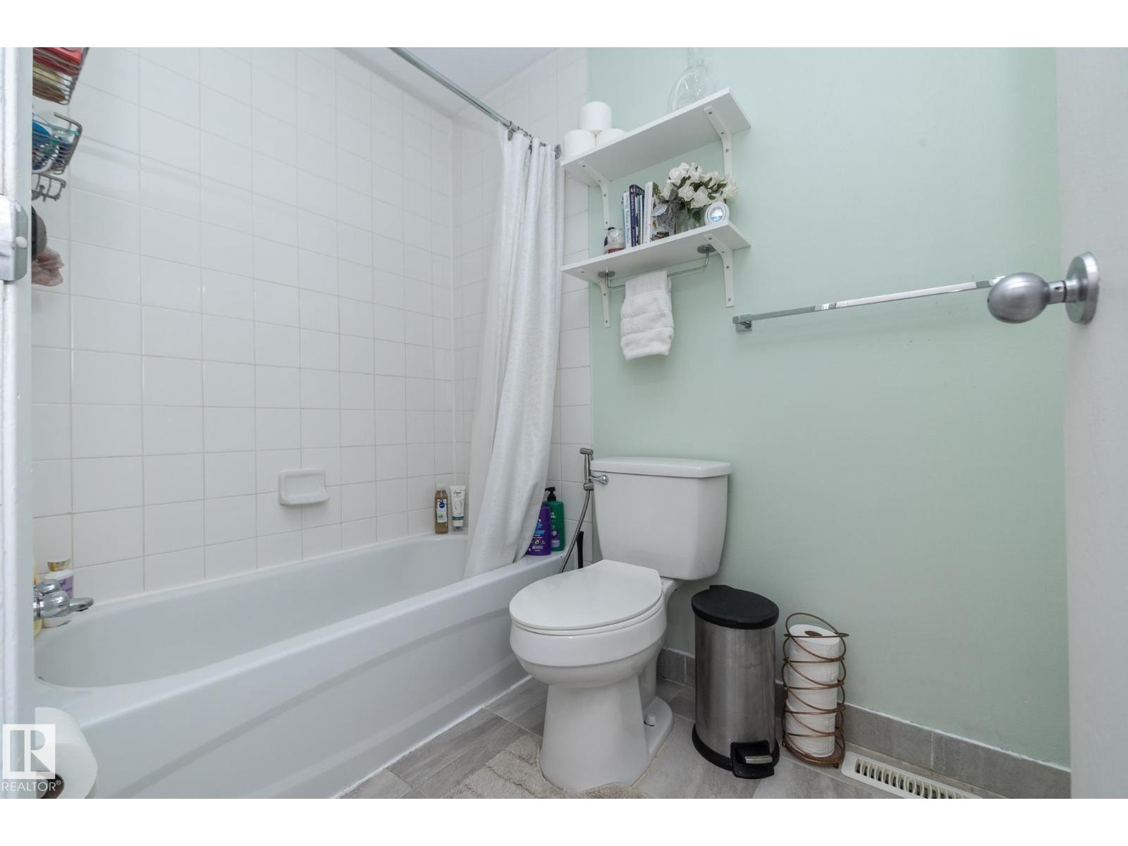 4617 35 AV NW - 12