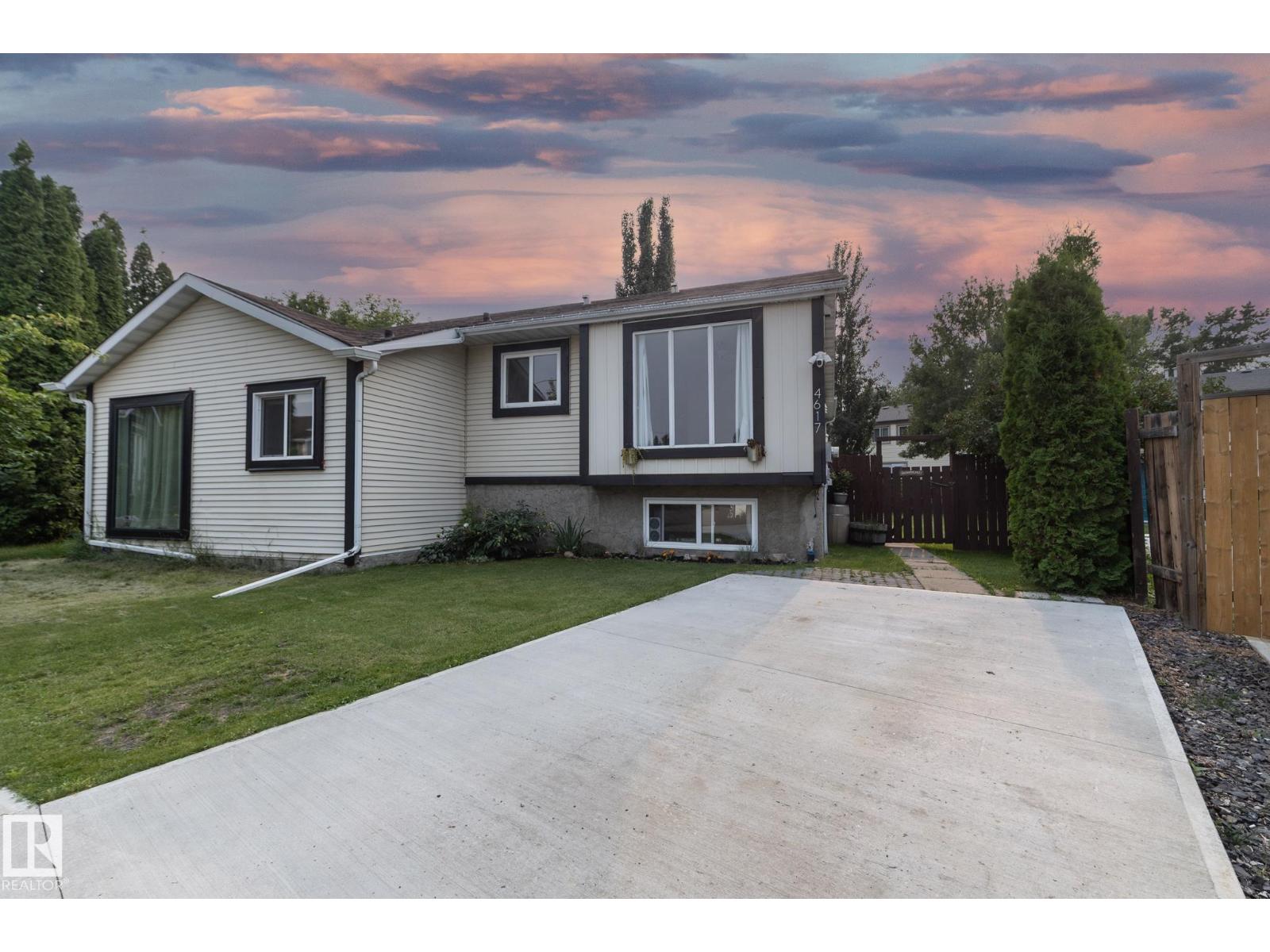 4617 35 AV NW - 1