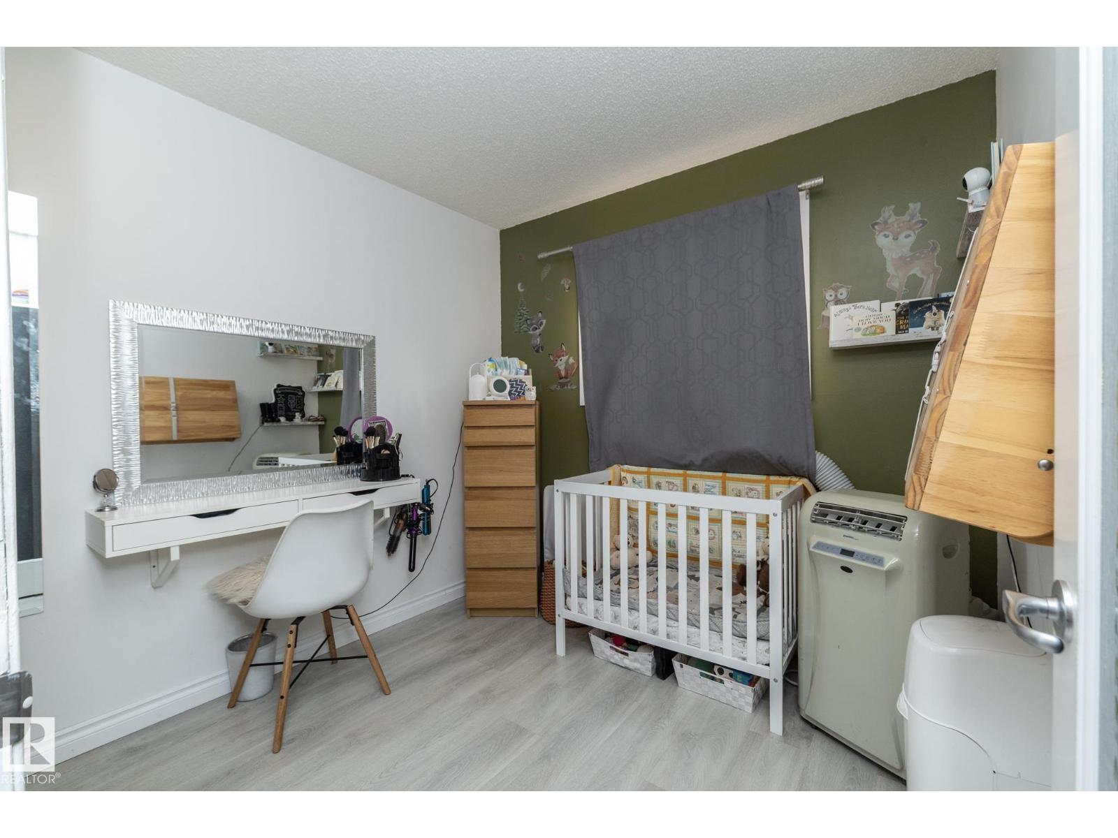 4617 35 AV NW - 19
