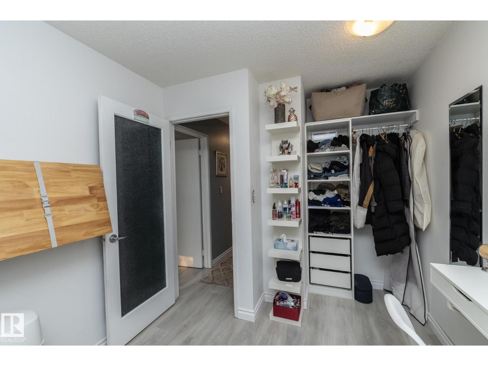 4617 35 AV NW - 20