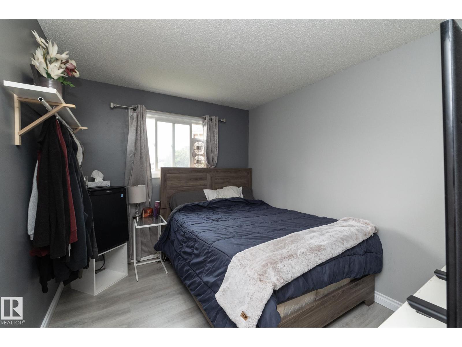 4617 35 AV NW - 17