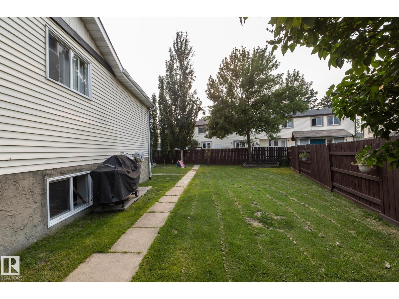 4617 35 AV NW - 32