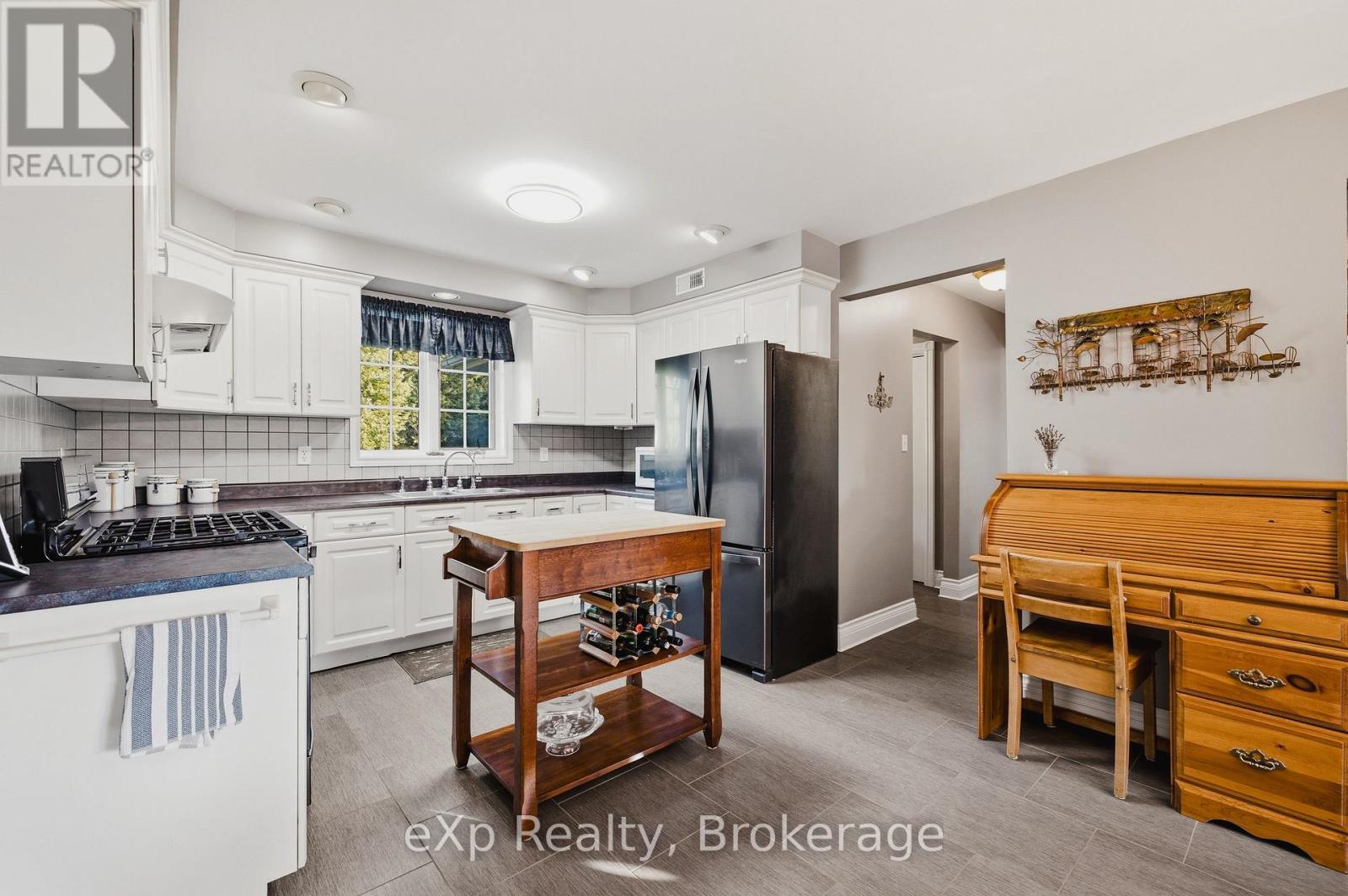243204 SOUTHGATE 24 ROAD - 19