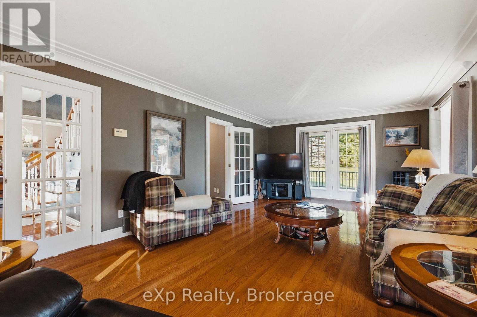 243204 SOUTHGATE 24 ROAD - 25