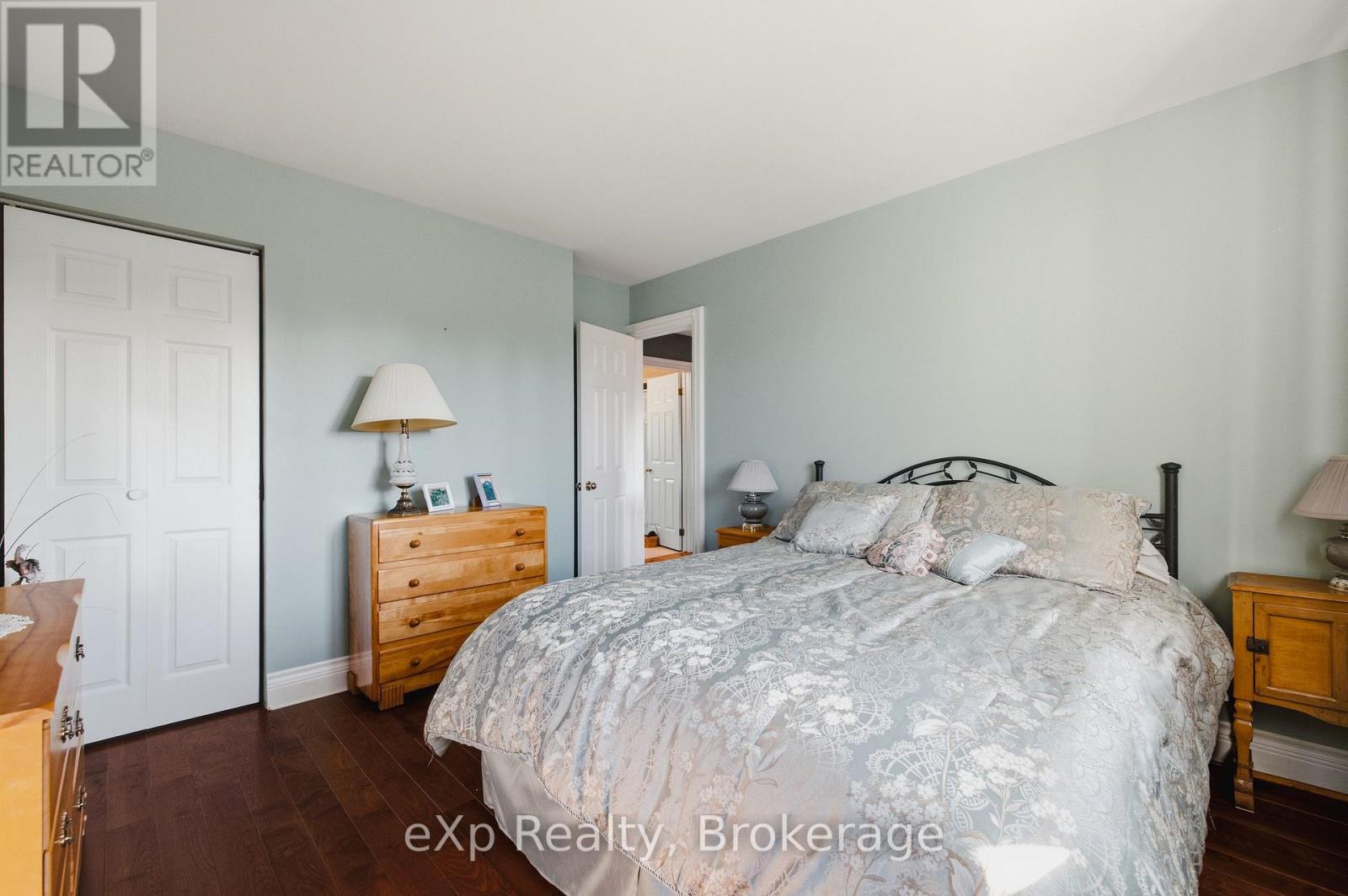 243204 SOUTHGATE 24 ROAD - 35