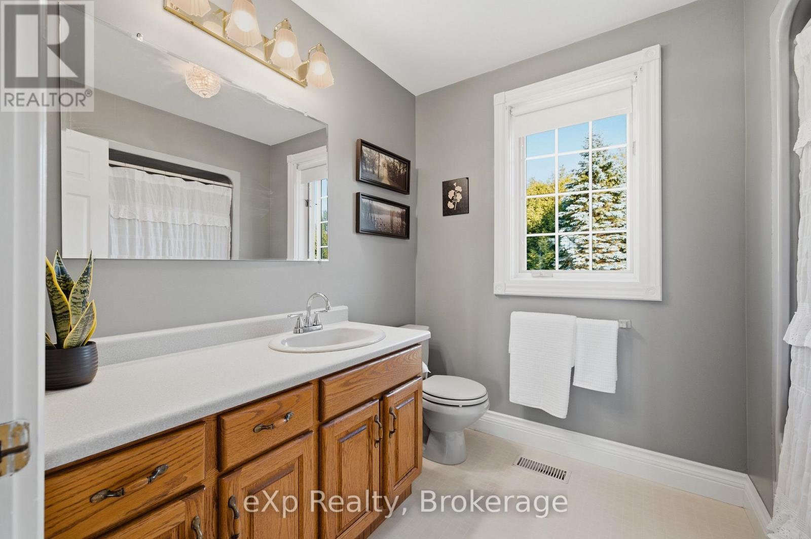 243204 SOUTHGATE 24 ROAD - 37