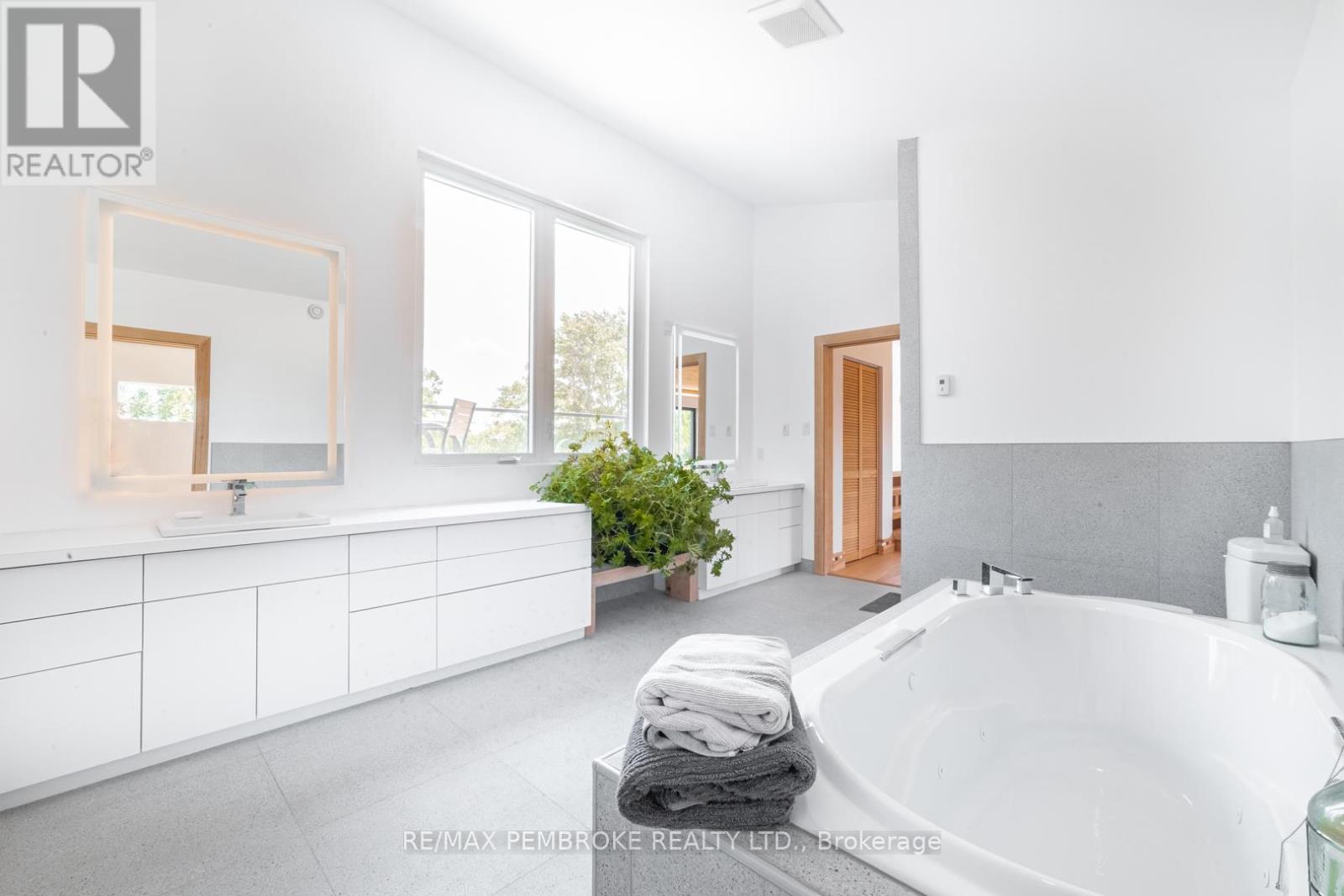 102 RANTZ ROAD - 22