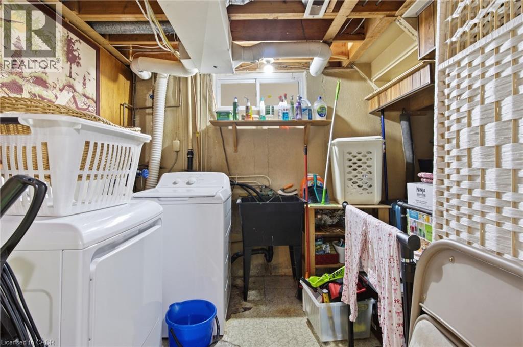 11 SUMMIT Crescent - 34