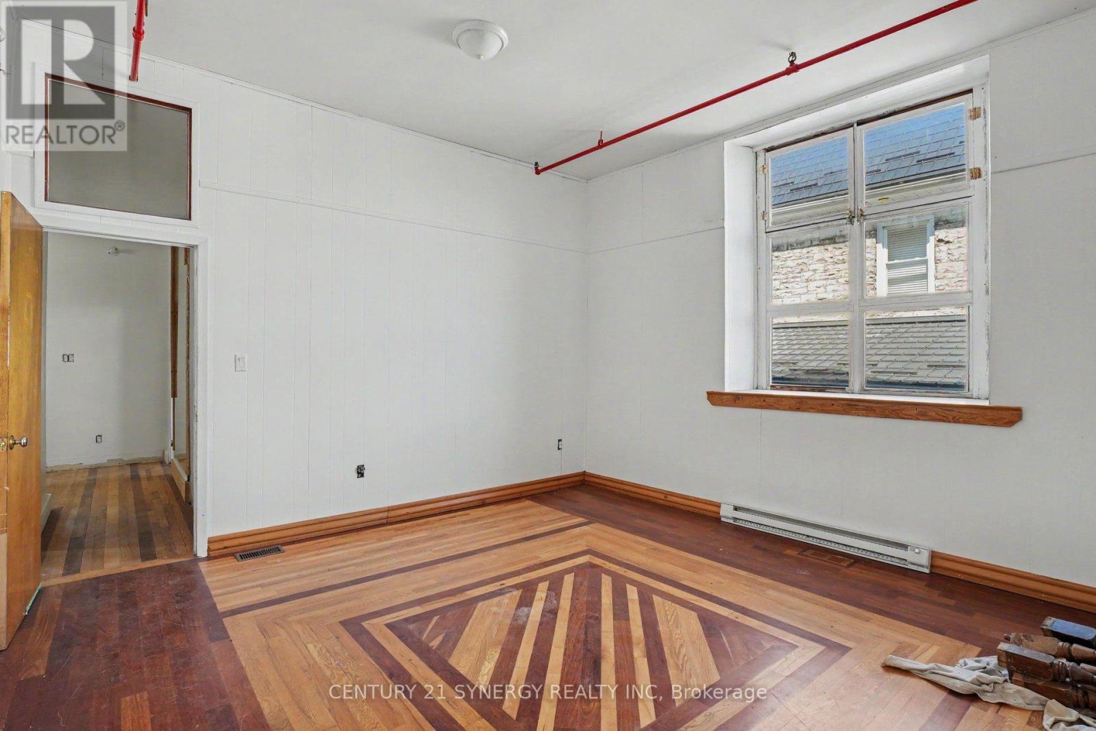 38 MAIN STREET E - 11