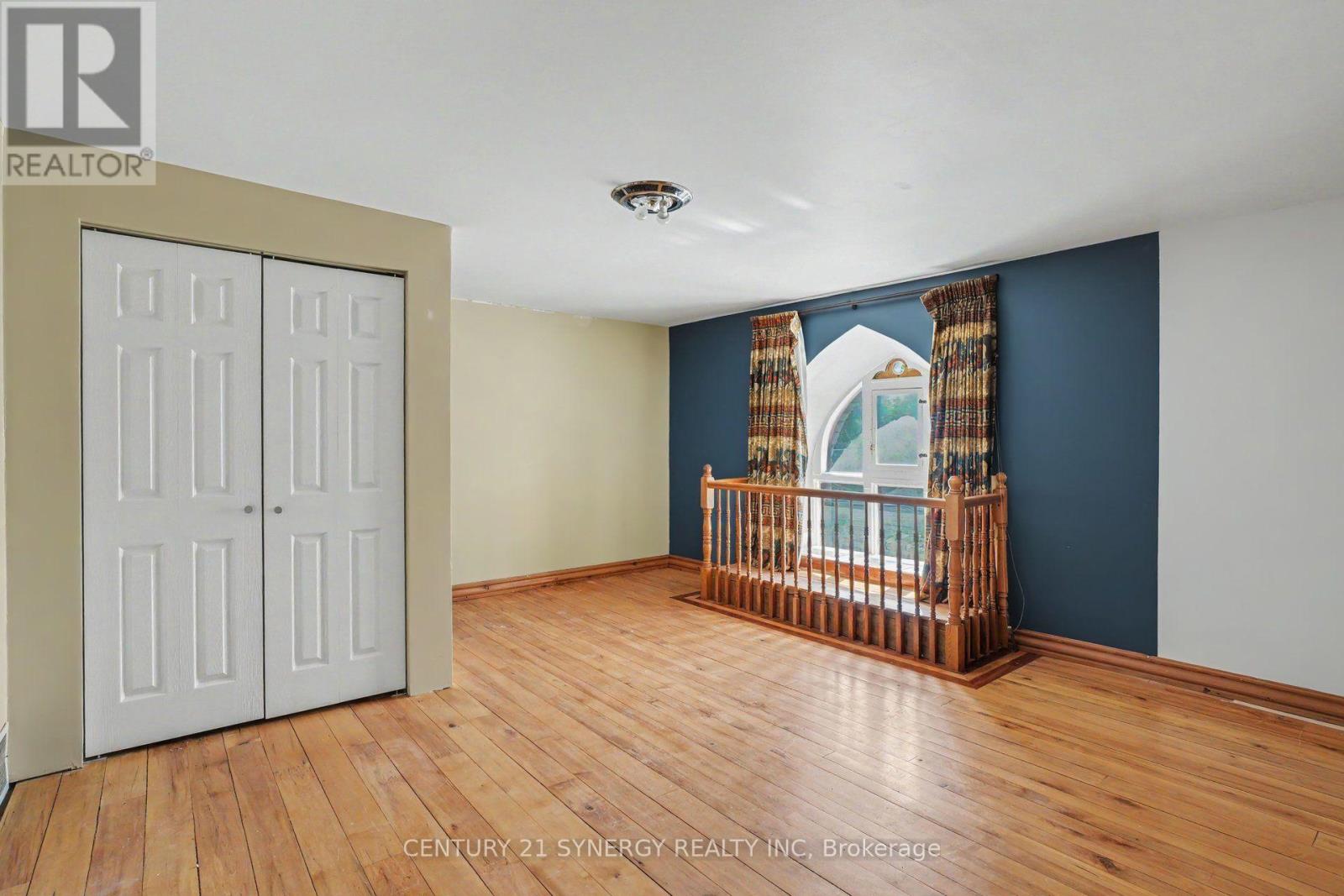 38 MAIN STREET E - 10