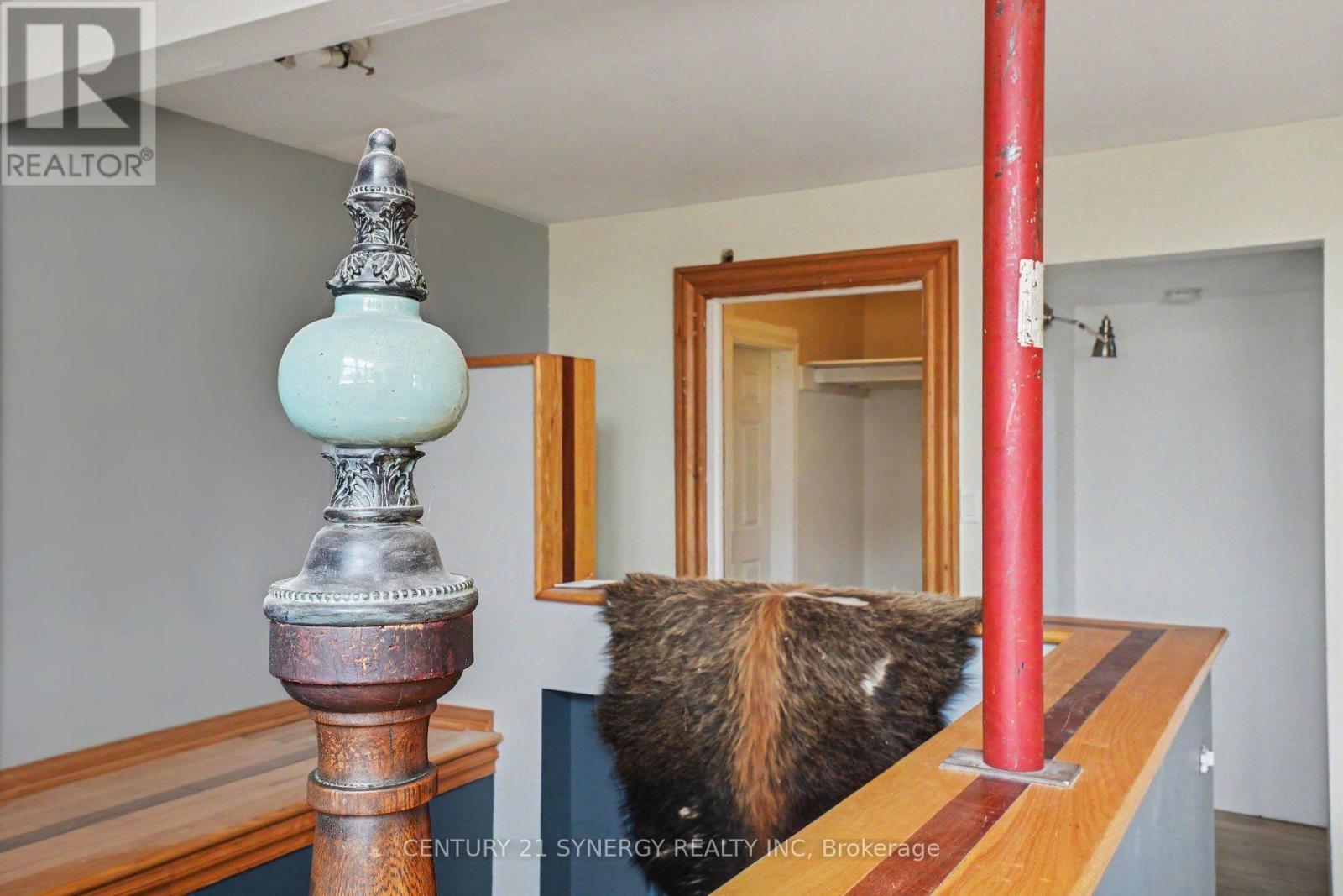 38 MAIN STREET E - 13