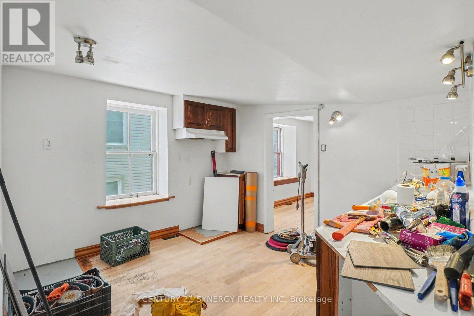 38 MAIN STREET E - 44