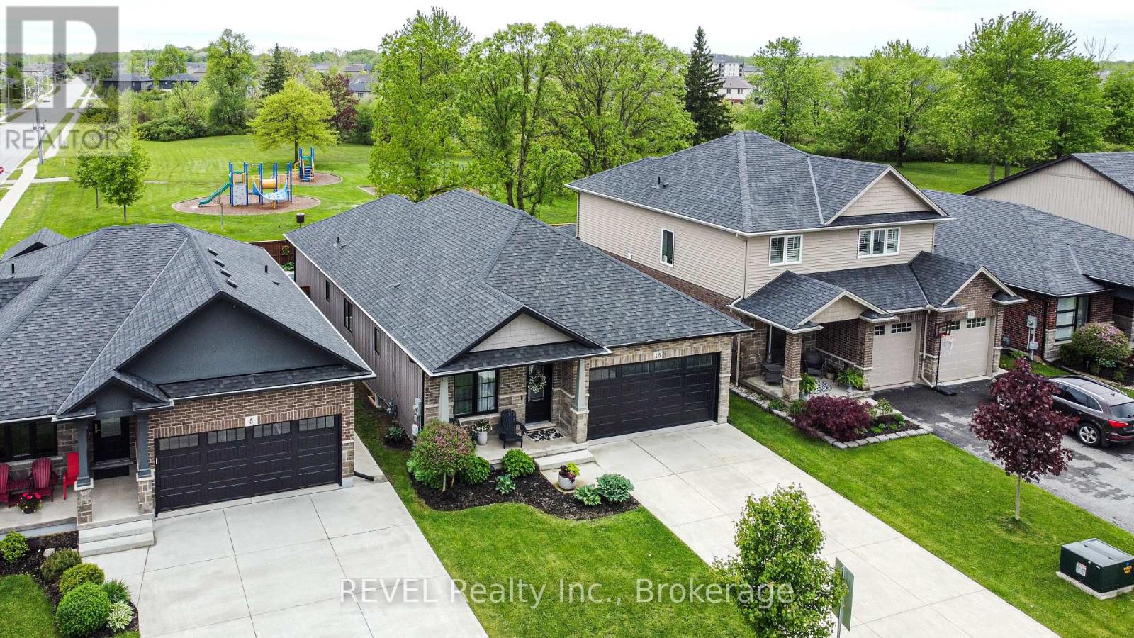 15 WILLOWBROOK DRIVE - 1
