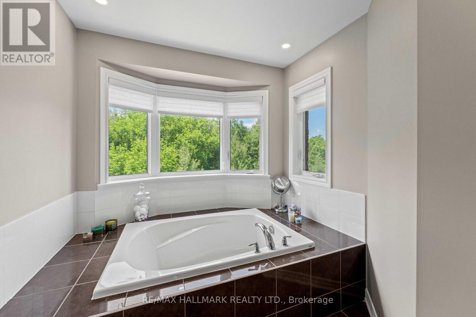 15 GAMBLE GLEN CRESCENT - 23