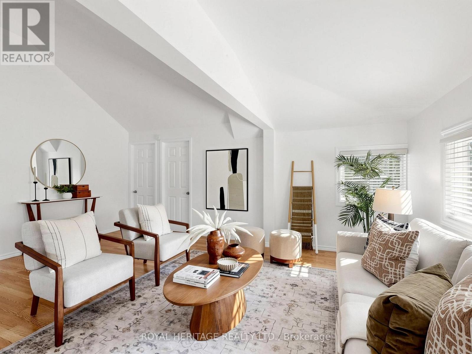 24 RIDGE AVENUE - Image 4