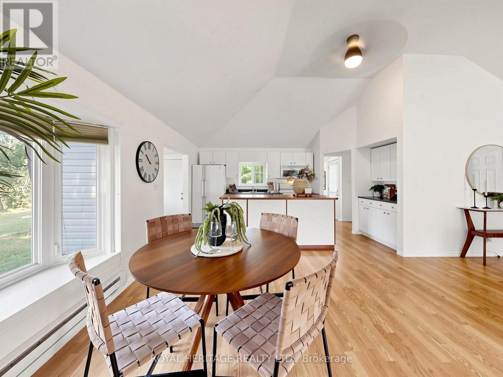 24 RIDGE AVENUE - Image 8