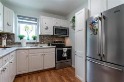 42 Blenheim Avenue, Winnipeg, MB R2M0H8 Photo 9