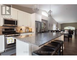 Family room - 6737 Culp Street, Niagara Falls, ON L2G2C5 Photo 7