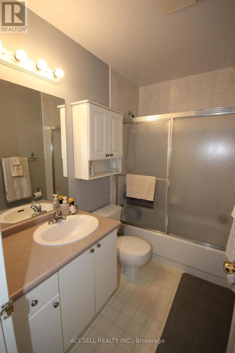 877 SHELBORNE STREET - 15