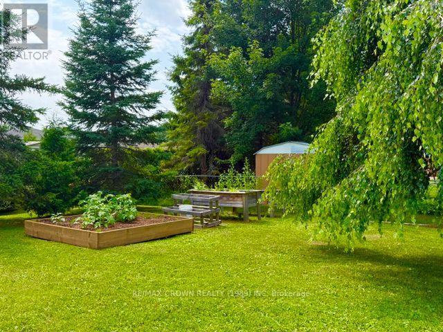1305 ALEXANDRA STREET - 10