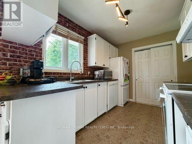 1305 ALEXANDRA STREET - 16