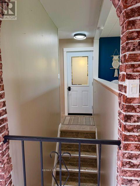 1305 ALEXANDRA STREET - 19