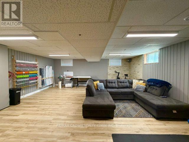 1305 ALEXANDRA STREET - 25