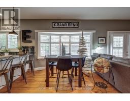 10047 Jennison Crescent, Lambton Shores, ON N0M1T0 Photo 10
